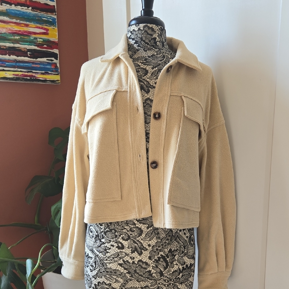 Listicle Women's Beige Cropped Fleece Jacket | Size M